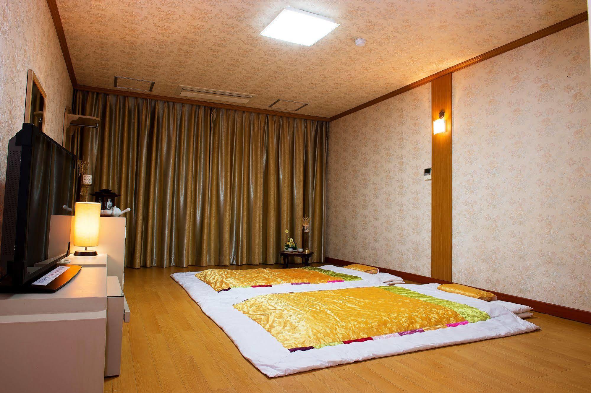Laon Convention Hotel Daejeon Bagian luar foto